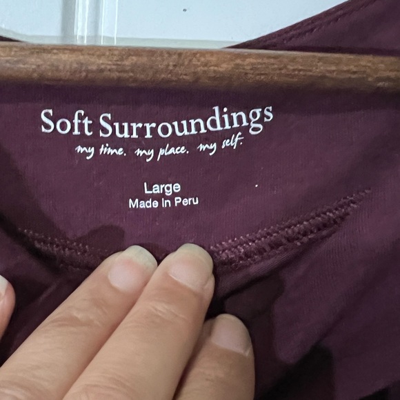 Soft surroundings 3/4 sleeve length cross front top size L - Picture 3 of 6